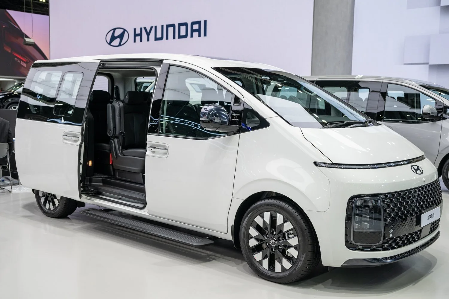 Hyundai Staria 2026 รุ่นดีเซลเทอร์โบ