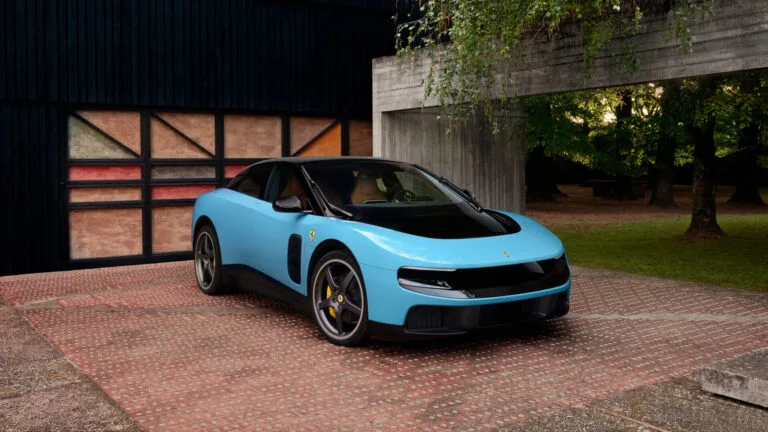 ยุคใหม่ม้าลำพอง! FERRARI LUCE 2026 ซูเปอร์คาร์ไฟฟ้า 100% มอเตอร์ 4 ตัว 1,050 แรงม้า บุกตลาดไฮเอนด์