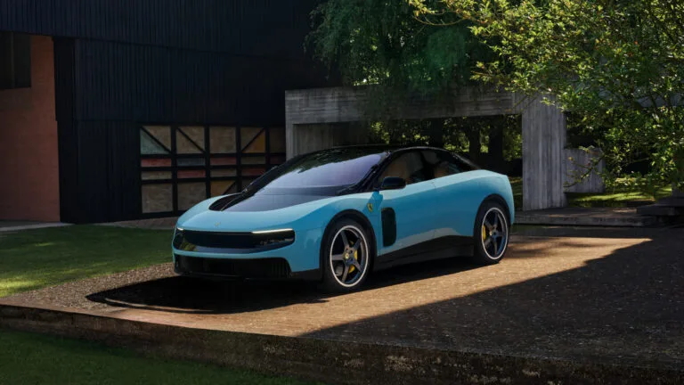 Ferrari Luce 2026 ดีไซน์ด้านหน้าและตัวถัง 4 ประตู 5 ที่นั่ง