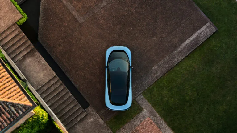 Ferrari Luce 2026 มุมมองด้านบน