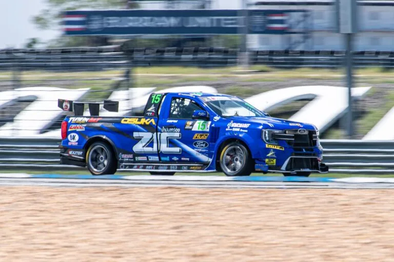 Ford Ranger หมายเลข 18 ทำความเร็วใน Thailand Super Series 2026
