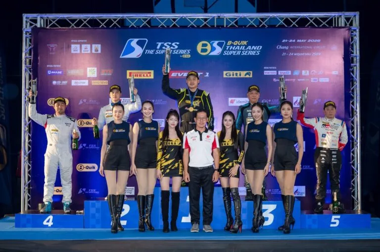 Ford Ranger หมายเลข 18 คว้ารางวัลอันดับสองคลาสเอใน Race 3