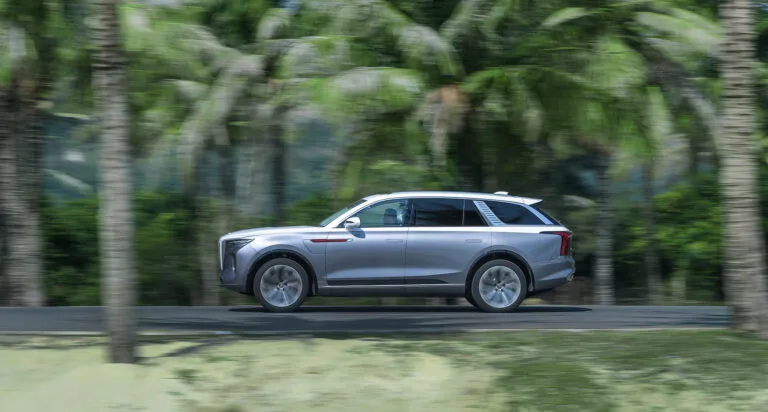 HONGQI E-HS9 ดีไซน์ภายนอกด้านข้าง