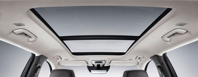 ห้องโดยสารด้านหลัง HONGQI E-HS9