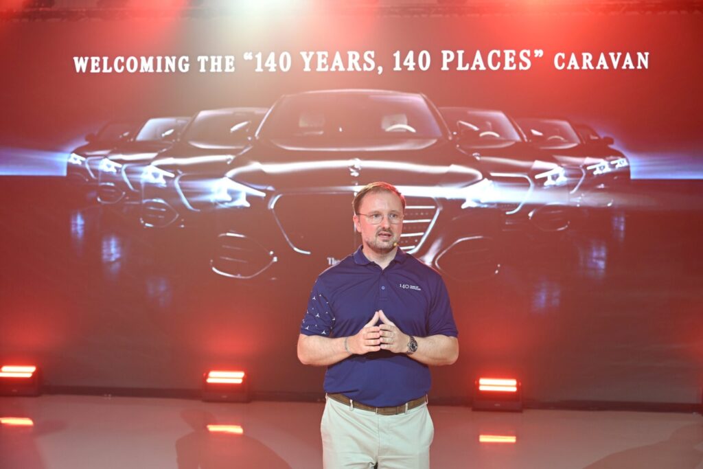 คุณคริสเตียน เชลล์ ผู้บริหาร Mercedes-Benz Thailand ในงาน 140 Years 140 Places