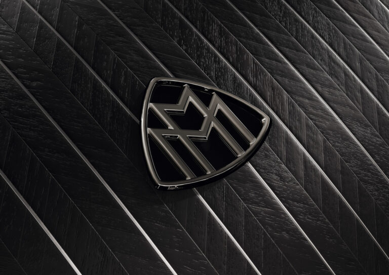 แผงควบคุมและงานตกแต่ง Maybach Night Series ภายในห้องโดยสาร