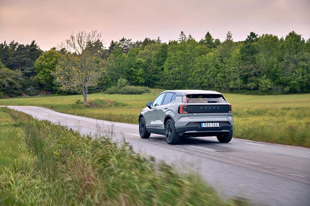 Volvo EX30 Cross Country 2025 ภาพประกอบ 3