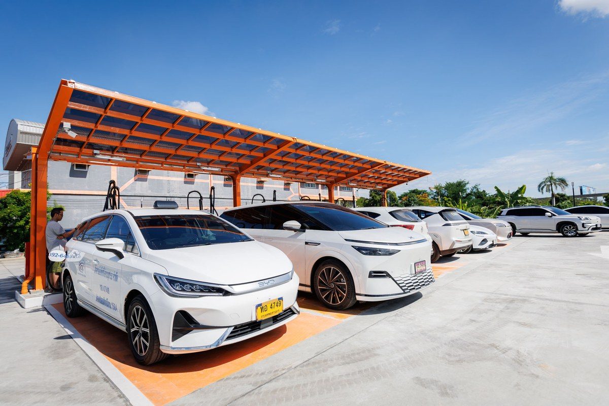 ชาร์จแรงสะใจสเปก 960 kW! EVOLT STATION HUB 2026 ปักหมุดทำเลยุทธศาสตร์ลาดกระบัง รองรับกระบะ Fleet และ Taxi EV ใกล้สุวรรณภูมิ