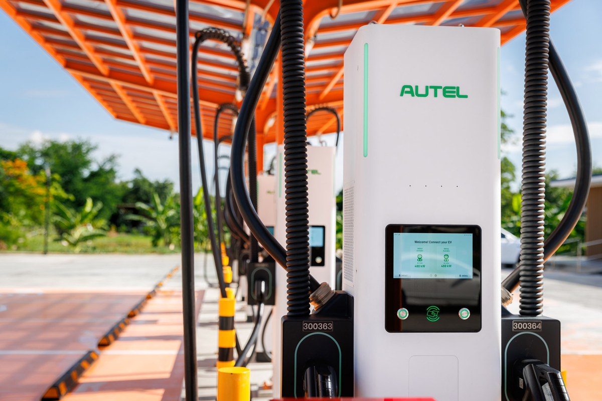 ชาร์จแรงสะใจสเปก 960 kW! EVOLT STATION HUB 2026 ปักหมุดทำเลยุทธศาสตร์ลาดกระบัง รองรับกระบะ Fleet และ Taxi EV ใกล้สุวรรณภูมิ