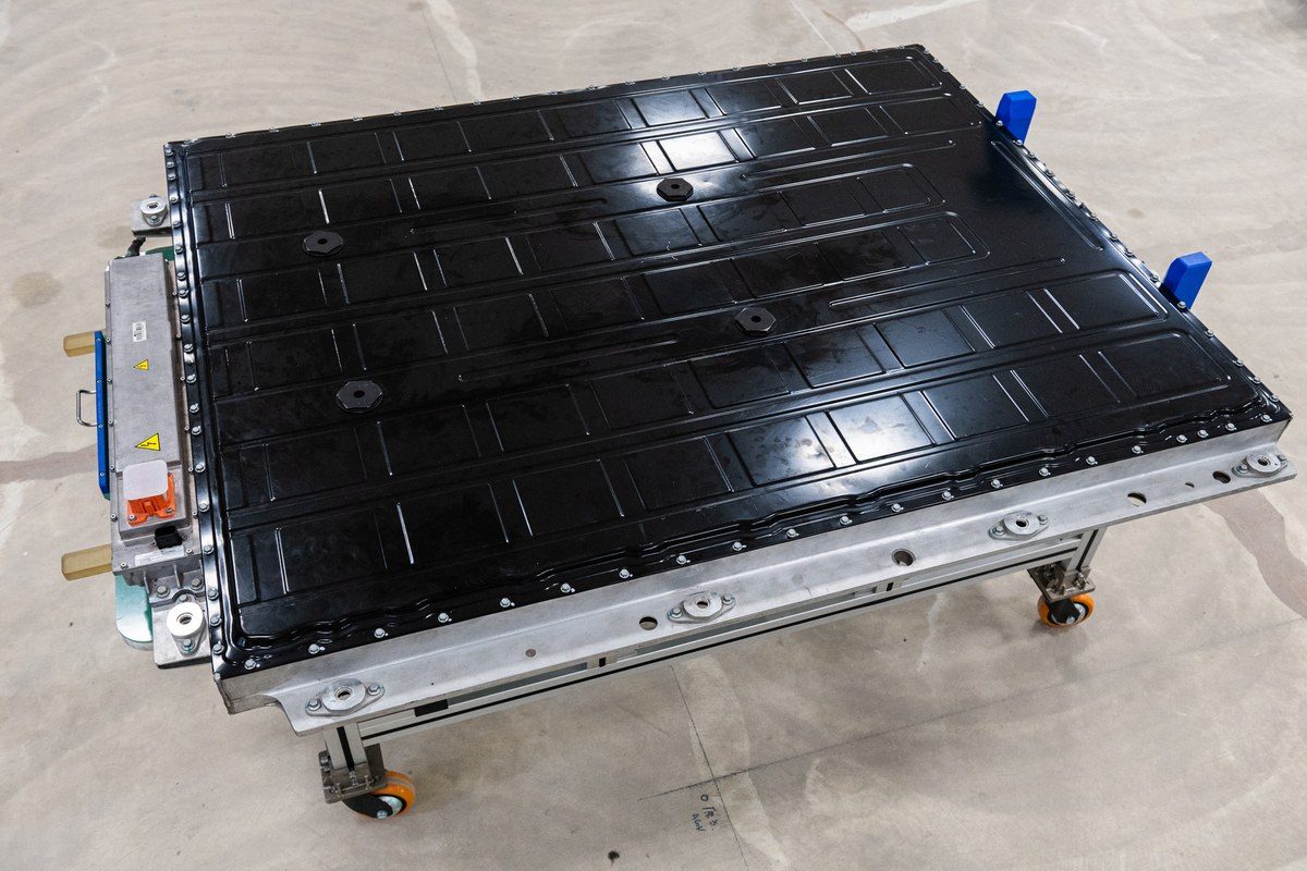 โครงสร้างโมดูลและแพ็กแบตเตอรี่แบบ Cell-to-Pack ที่ออกแบบมาเป็นพิเศษเพื่อให้ระบายความร้อนได้ดีและมีความแข็งแกร่งเป็นเลิศ