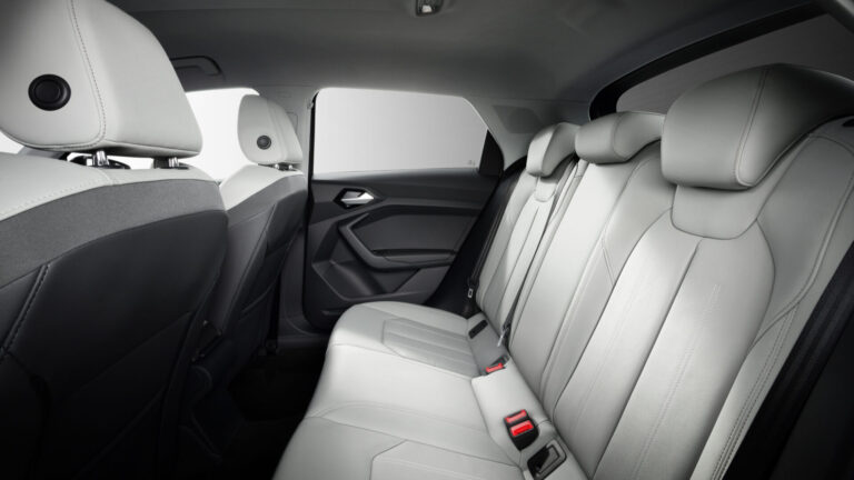 Audi A1 Sportback เบาะหลัง