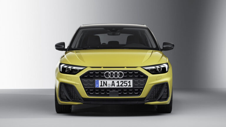 Audi A1 Sportback มุมหน้า
