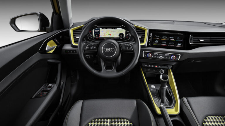 Audi A1 Sportback ภายในด้านหน้าและแดชบอร์ด