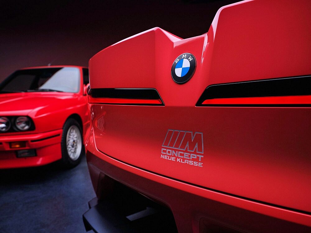 รายละเอียดฝากระโปรงหน้าและ Kidney Grille ของ BMW M Concept Neue Klasse 2026 พร้อมตรา M Concept