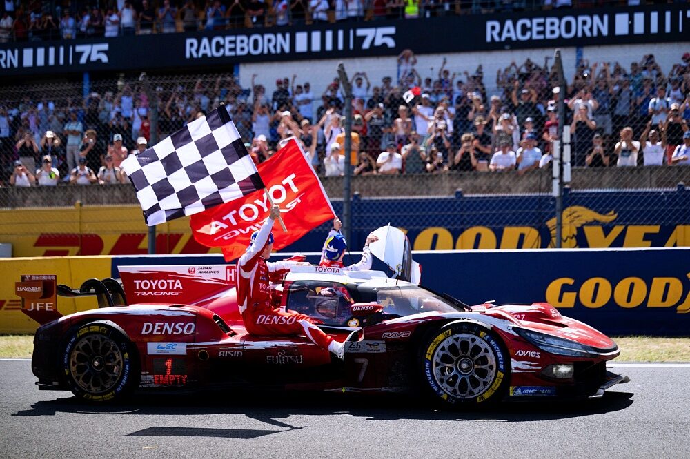 Toyota TR010 HYBRID number 7 racing at Le Mans 2026