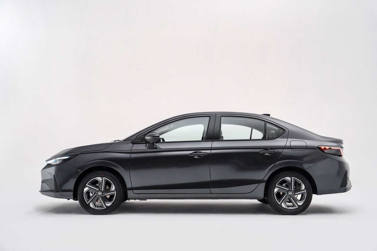ฮอนด้า เขย่าตลาดซิตี้คาร์เปิดตัว HONDA CITY 2026 ปรับลุคสปอร์ตใหม่ พร้อมส่งรุ่นย่อยไฮบริดเริ่มต้นอัดราคาพิเศษสั่นทุกสตรีท