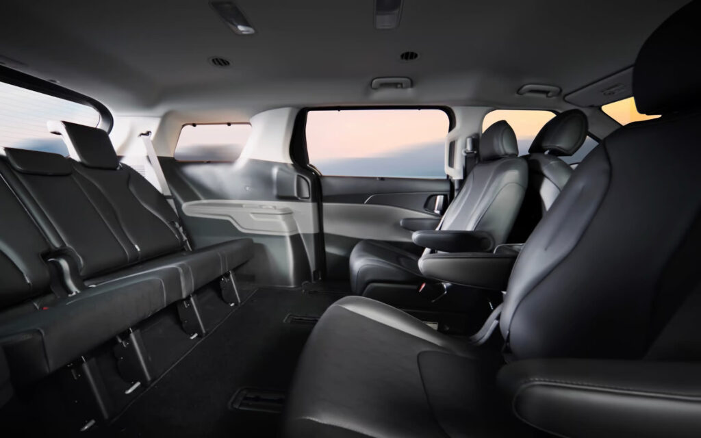 ภาพแกลเลอรี The new Kia Carnival HEV สำหรับข่าวโปรโมชัน Kia มิถุนายน 2026