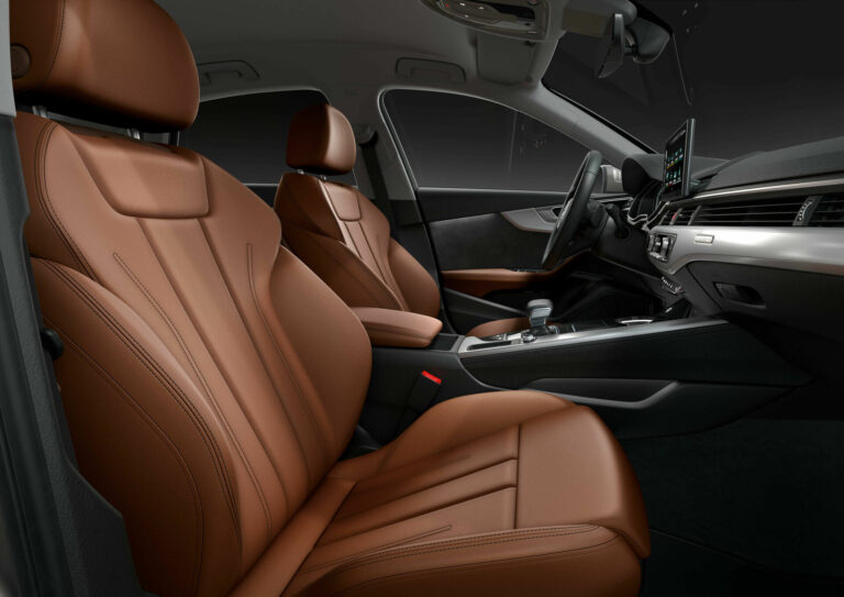 audi-a4-sedan-front-seats