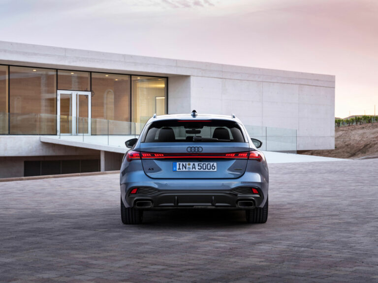 audi-a5-avant-rear