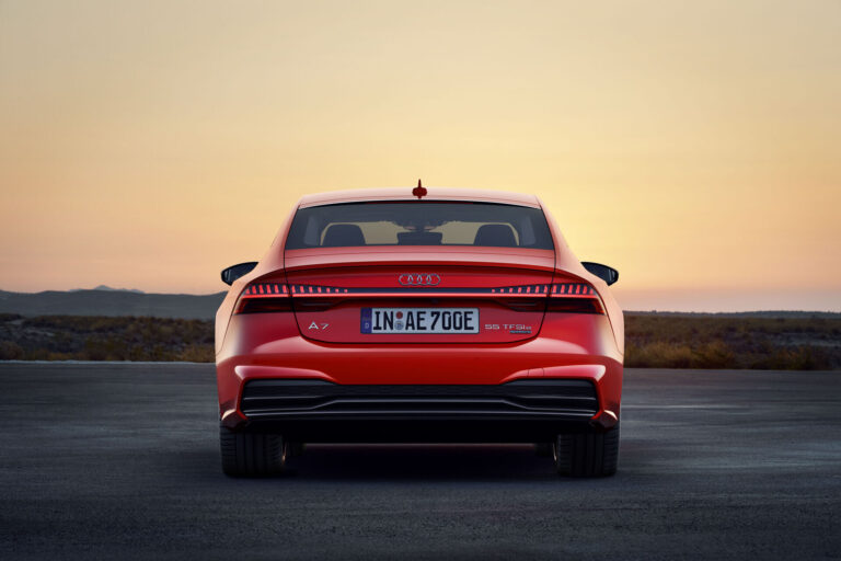 audi-a7-sportback-rear