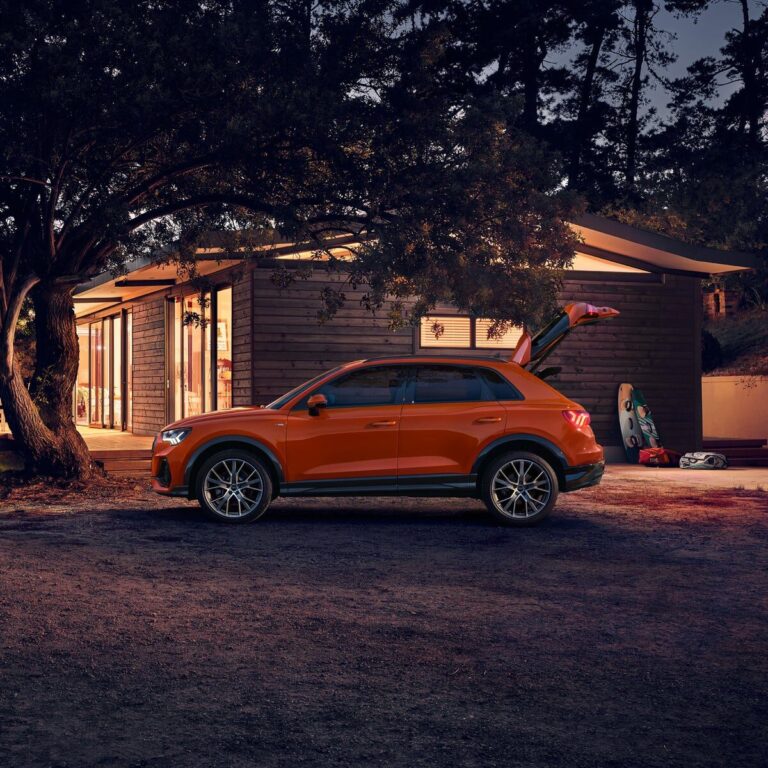 Audi Q3 มุมด้านข้าง