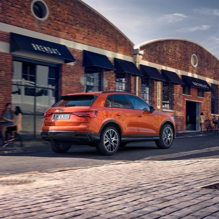 Audi Q3 มุมหลังเฉียง