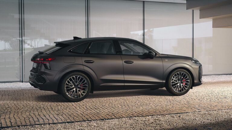 Audi Q3 Sportback มุมด้านข้าง