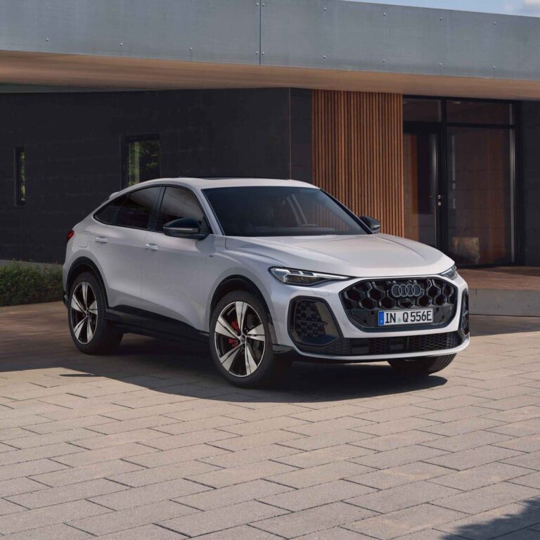 Audi Q5 Sportback e-hybrid มุมหน้าเฉียง
