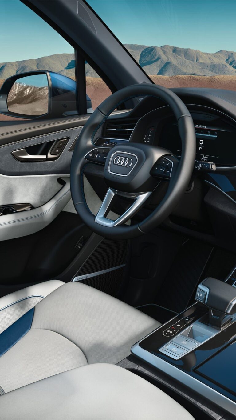 Audi Q7 ภายในด้านหน้า