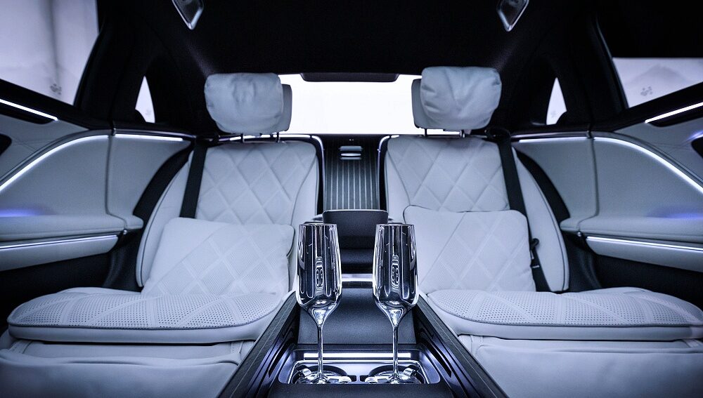 Benz BKK Vipawadee team serving Mercedes-Maybach customers