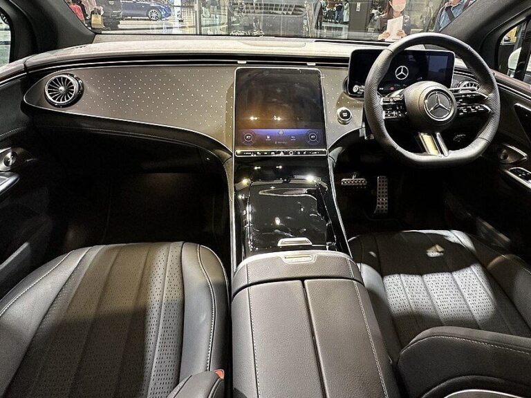 EQE SUV (X294 2022) เบาะคู่หน้า
