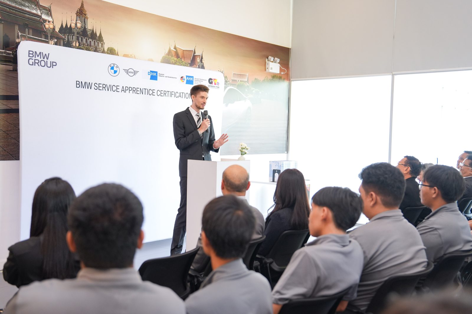 พิธีมอบประกาศนียบัตรแก่ผู้สำเร็จการฝึกอบรมในโครงการ BMW Service Apprentice ประจำปี 2026