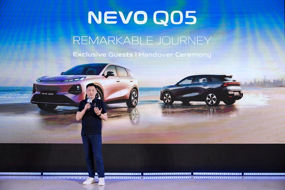 Chris Wu presents CHANGAN NEVO Q05 on the Remarkable Journey stage