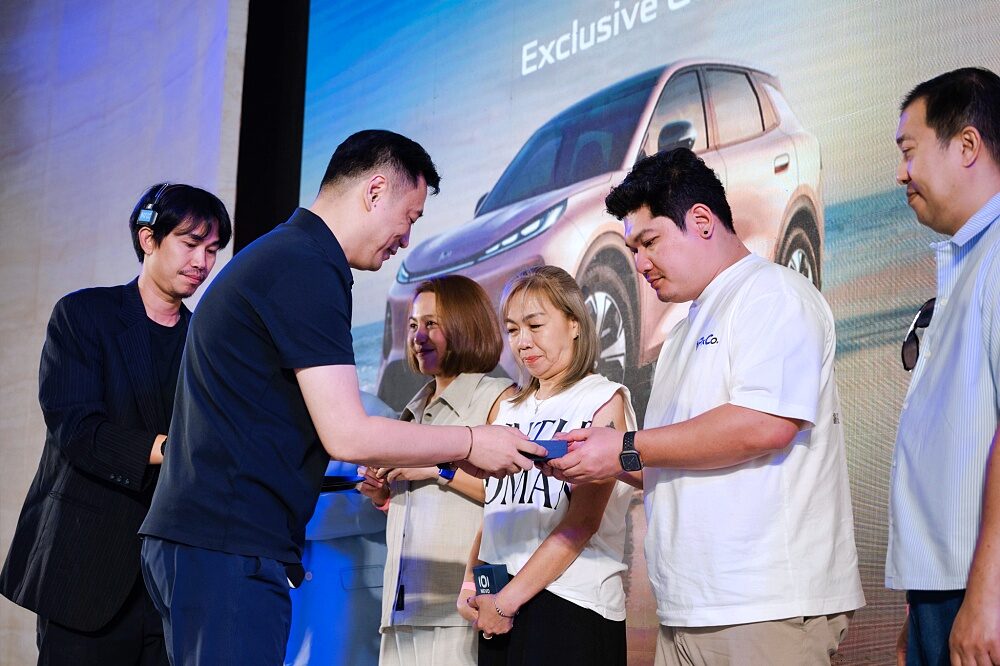 CHANGAN NEVO Q05 2026 exclusive handover ceremony for first customers