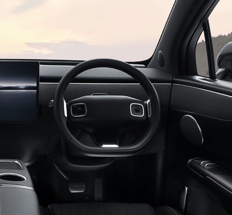 Deepal E07 interior front dashboard
