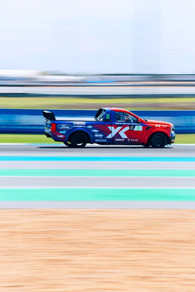 รถแข่ง Ford Thailand Racing ในแกน Thrill ของ Ready Set Ford
