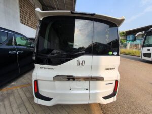 Step WGN (RP1-RP5 2015)