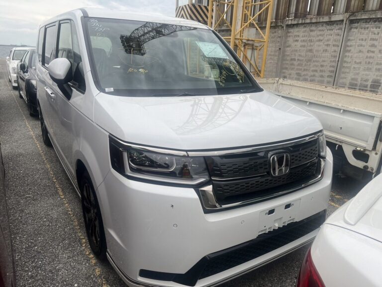 Honda Step WGN (RP6-RP8 2022) - ภาพหน้ารถ