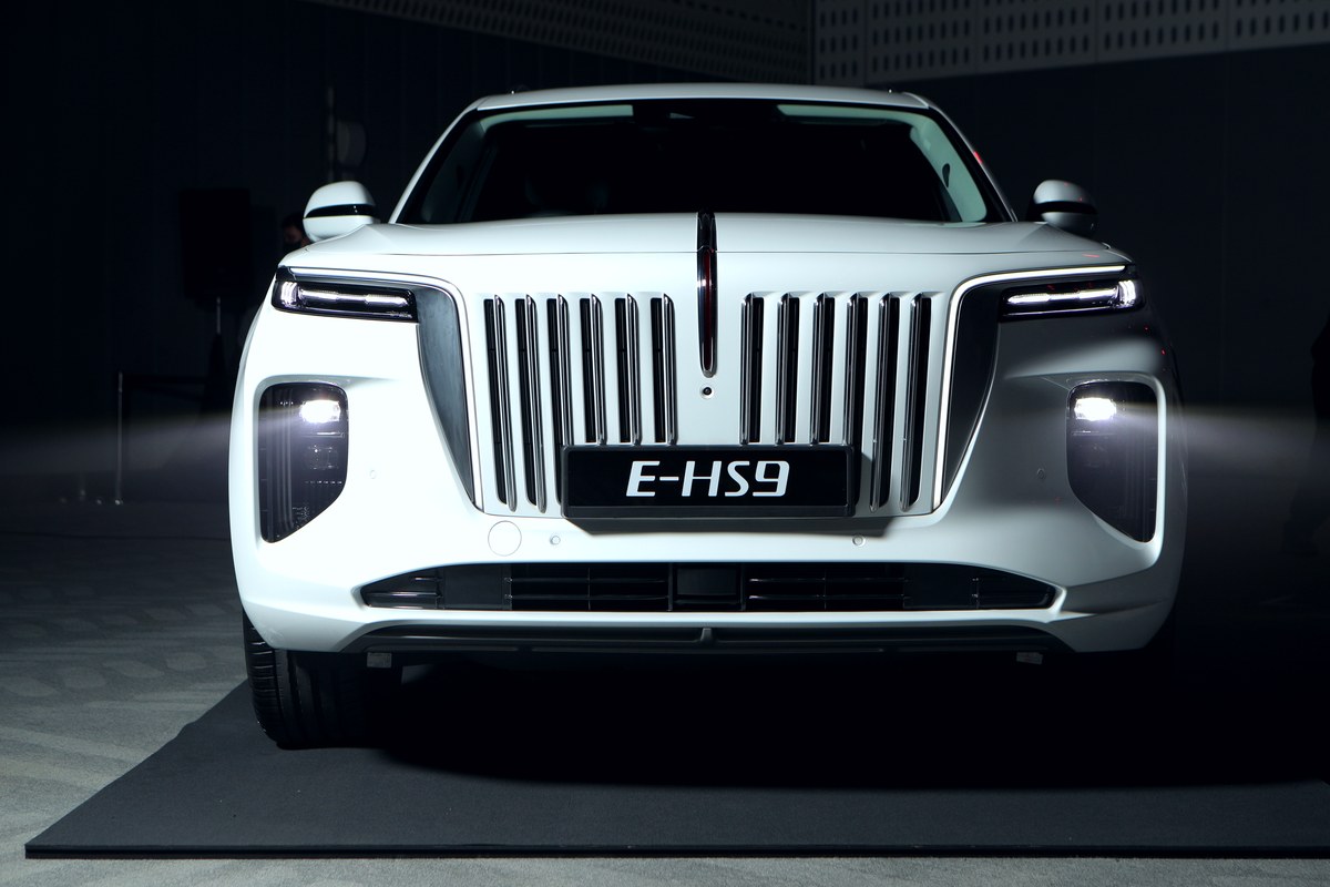 HONGQI E-HS9 2026 กระจังหน้าทรงน้ำตก