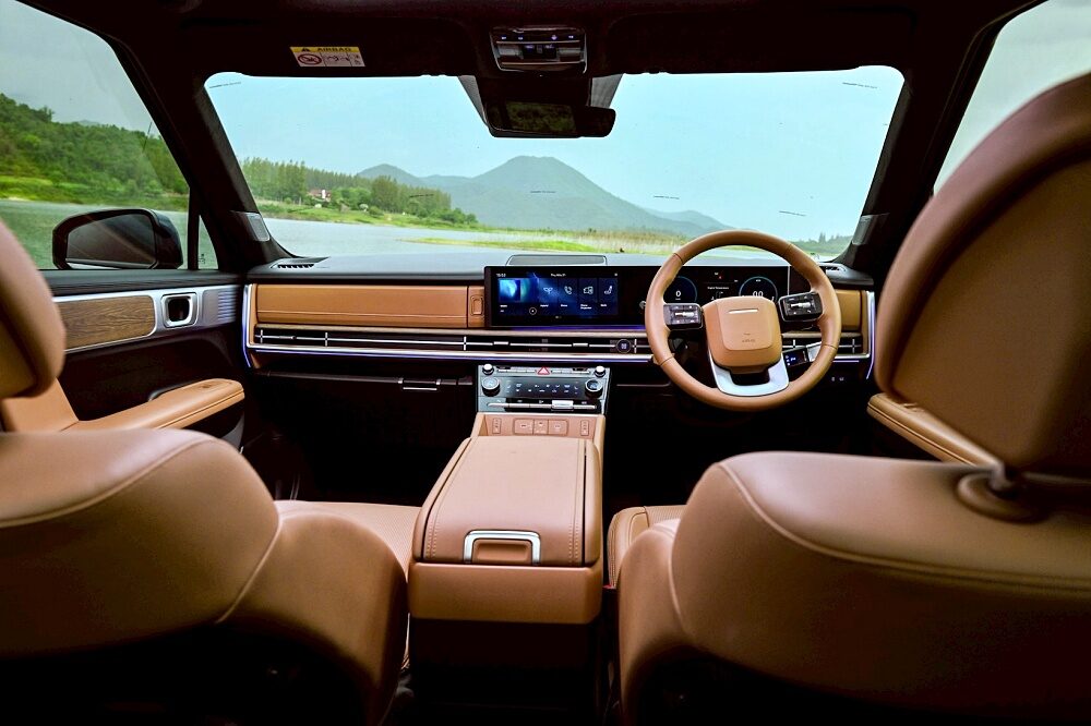 ห้องโดยสาร HYUNDAI SANTA FE HYBRID INSPIRATION โทน Peacan Brown
