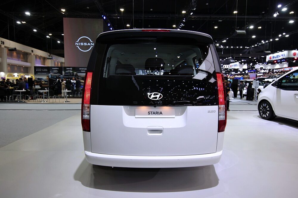 Hyundai STARIA Essence ดีเซล Euro 5 รองรับ B20