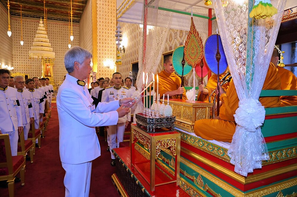 กลุ่มอีซูซุและกลุ่มตรีเพชรได้รับพระราชทานพระบรมราชานุญาตให้ร่วมเป็นเจ้าภาพ