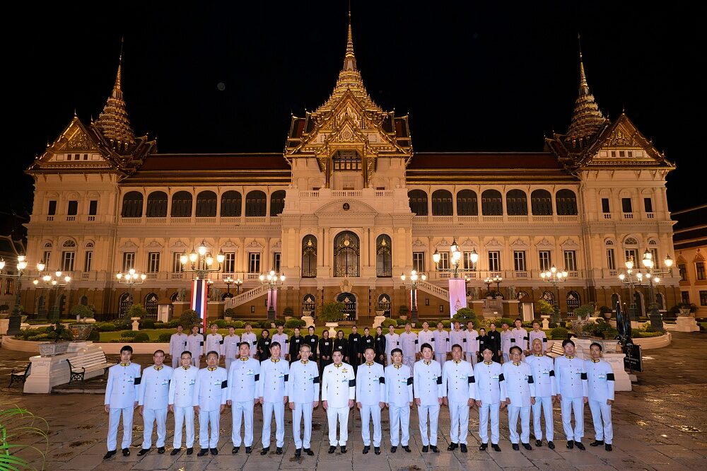 กลุ่มอีซูซุและกลุ่มตรีเพชรแสดงความจงรักภักดีต่อสถาบันพระมหากษัตริย์