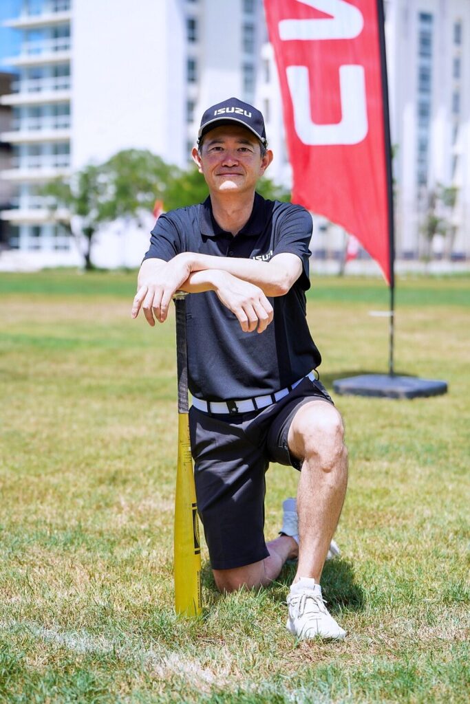 Hiroyasu Sato of Tri Petch Isuzu Sales joins the baseball activity