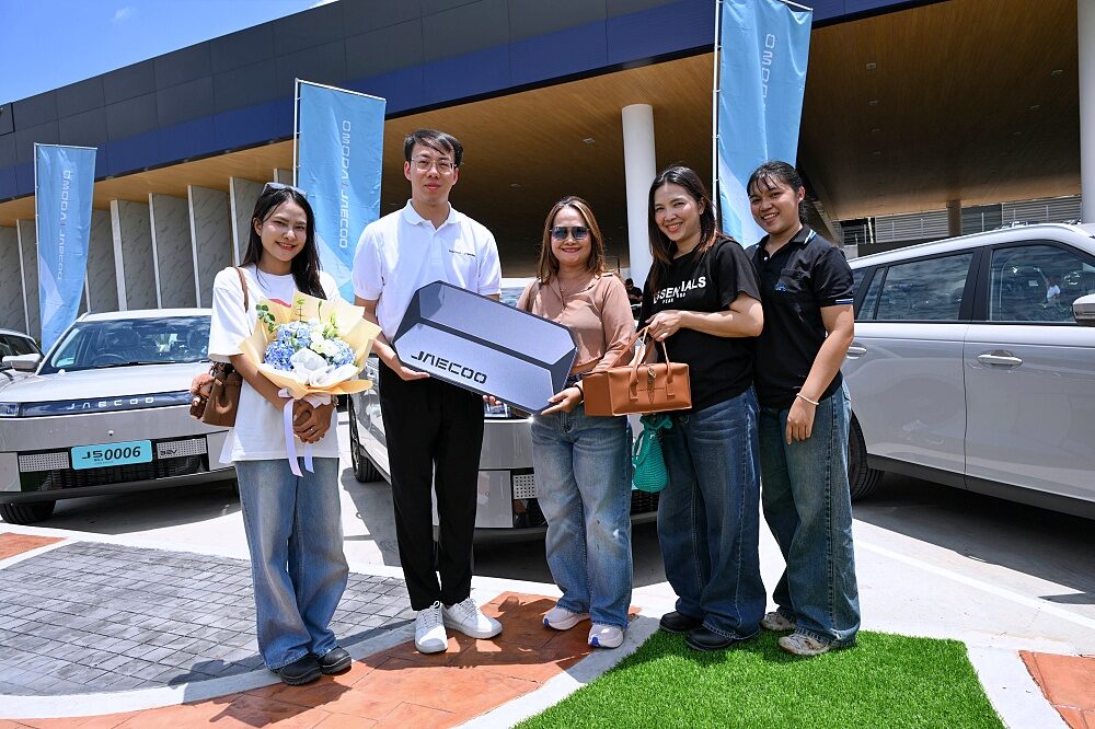 ลูกค้ารับมอบ JAECOO 5 EV 2026 สีเทา