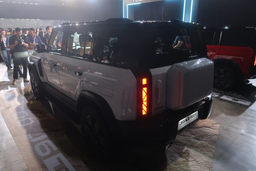 มุมมองภายนอกและดีเทลตัวรถ JAECOO 6T REEV 2026 ภาพที่ 21
