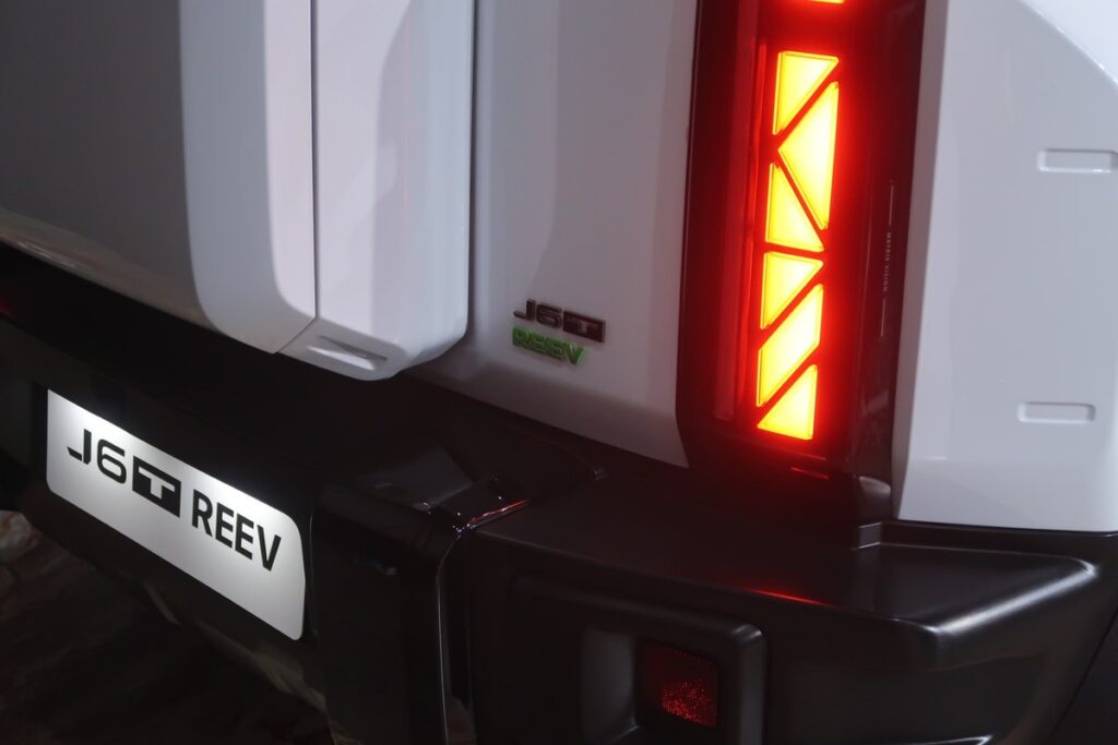 มุมมองภายนอกและดีเทลตัวรถ JAECOO 6T REEV 2026 ภาพที่ 28