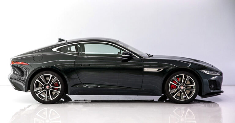 Jaguar F-Type (X152 2013) - ภาพหน้ารถ