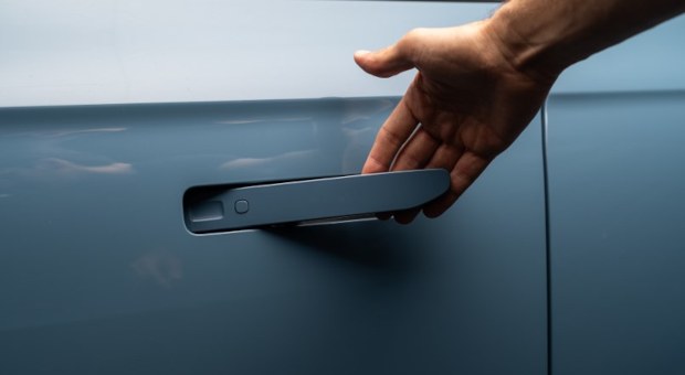 มือจับประตูแบบซ่อนดึงออกมาเมื่อปลดล็อกรถยนต์ไฟฟ้า Leapmotor B10