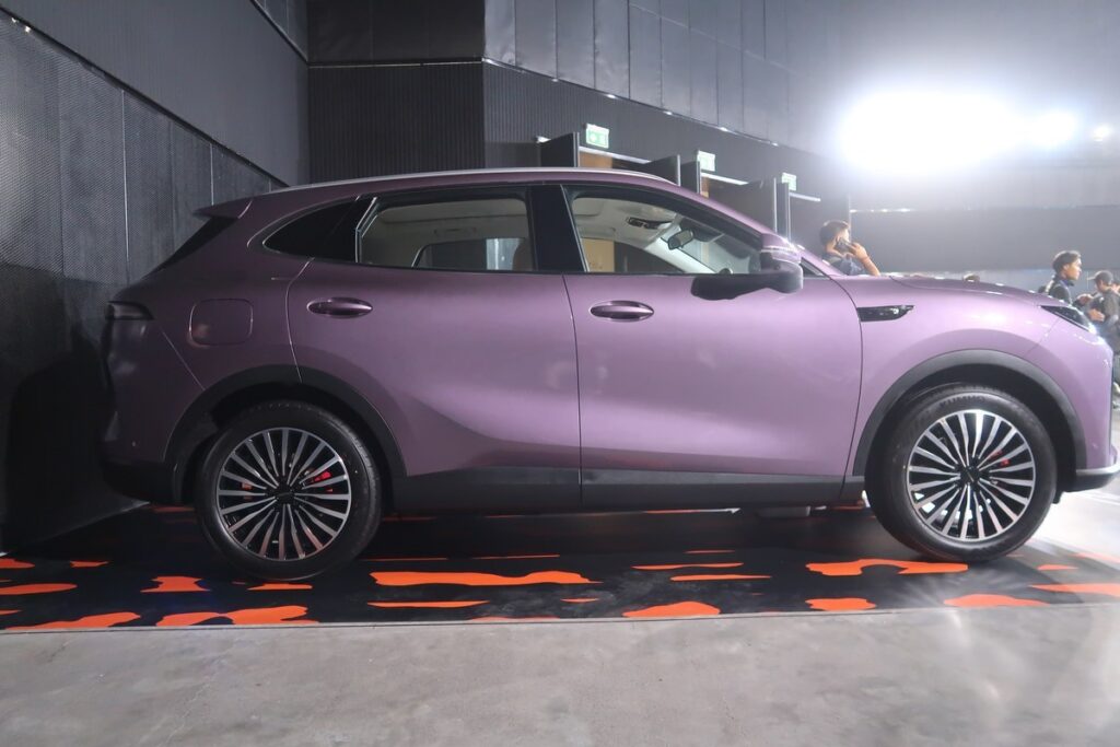 ด้านข้างตัวถัง LEPAS L6 EV 2026 เผยสัดส่วนครอสโอเวอร์ไฟฟ้า
